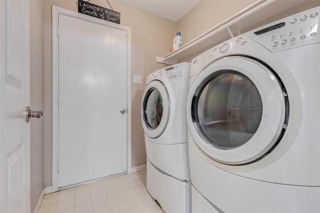 Building Photo - 3114 Maryfield Ln