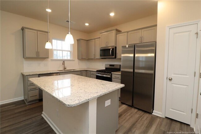 Building Photo - 123 Glen Clova Dr