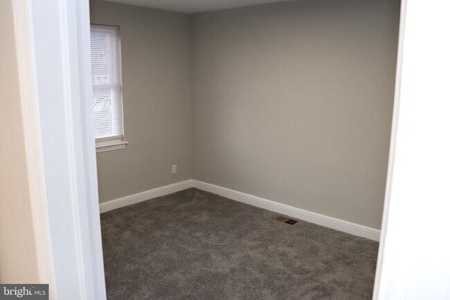 Building Photo - 8623 Willow Oak Rd