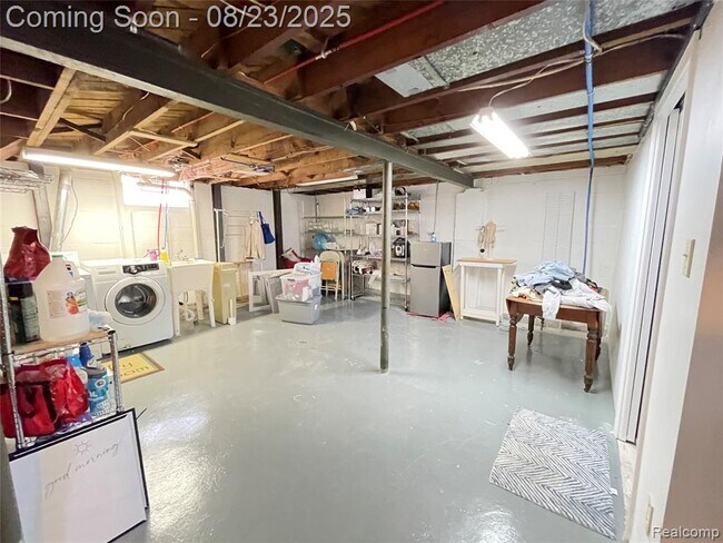 Building Photo - 1610 Eaton Rd