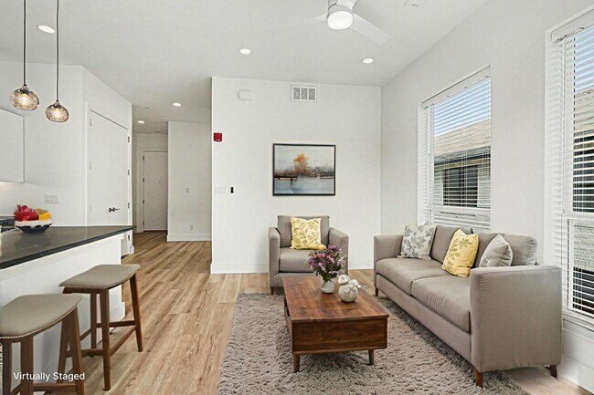 Building Photo - 2217 N Fitzhugh Ave