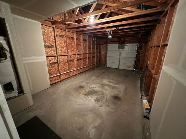 Building Photo - Spacious 2 Bed, 1.5 Bath in CDA!