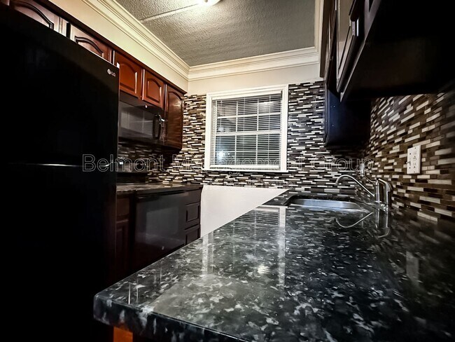 Building Photo - 1400 Eudora Rd