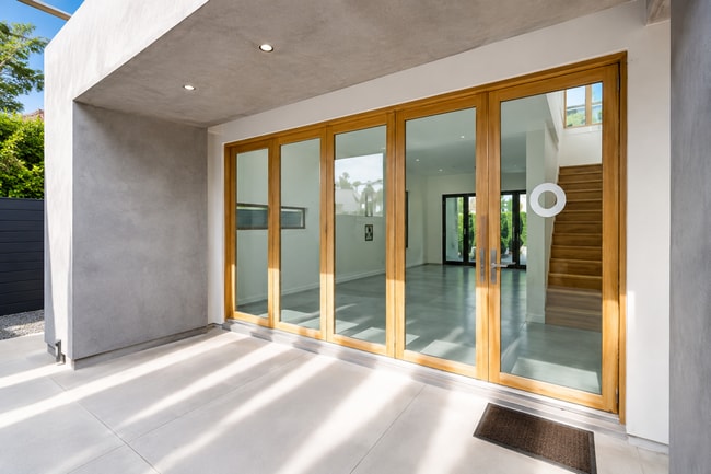 Building Photo - Contemporary Luxury Living in the Heart of La Jolla Village