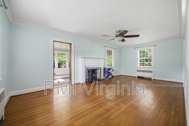 Building Photo - 400 Kemp Ln