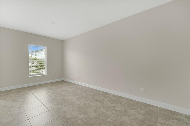 Building Photo - 14989 RedCove Pl