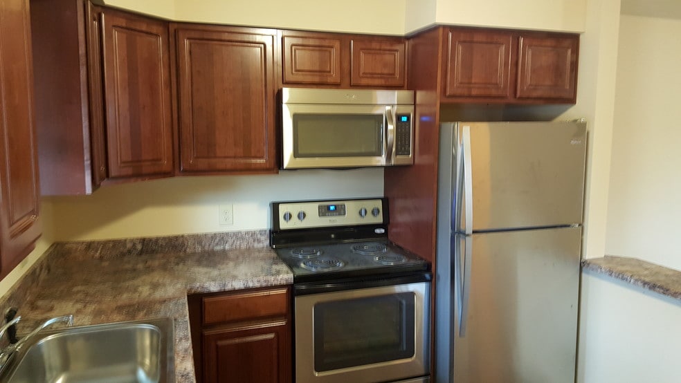 Building Photo - 97 Sherman St