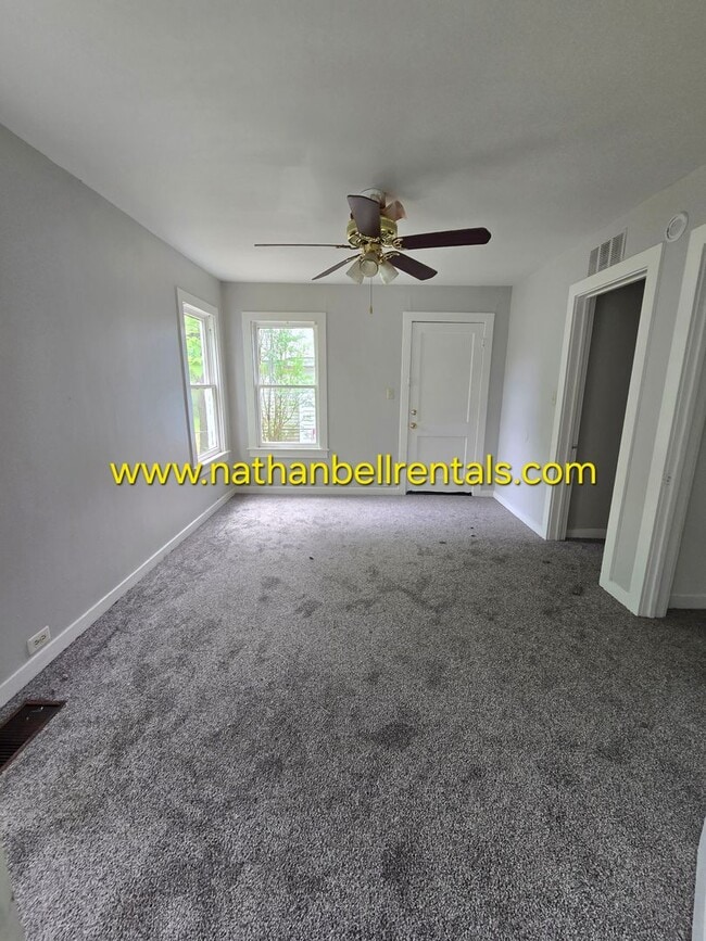 Building Photo - Single-Family Home: 3 Bed, 2 Bath