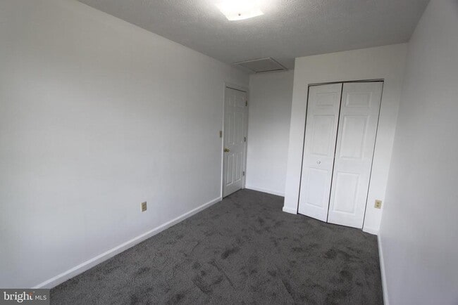 Building Photo - 160 Stadium Cir