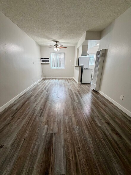 Building Photo - 12414 Dunrobin Ave