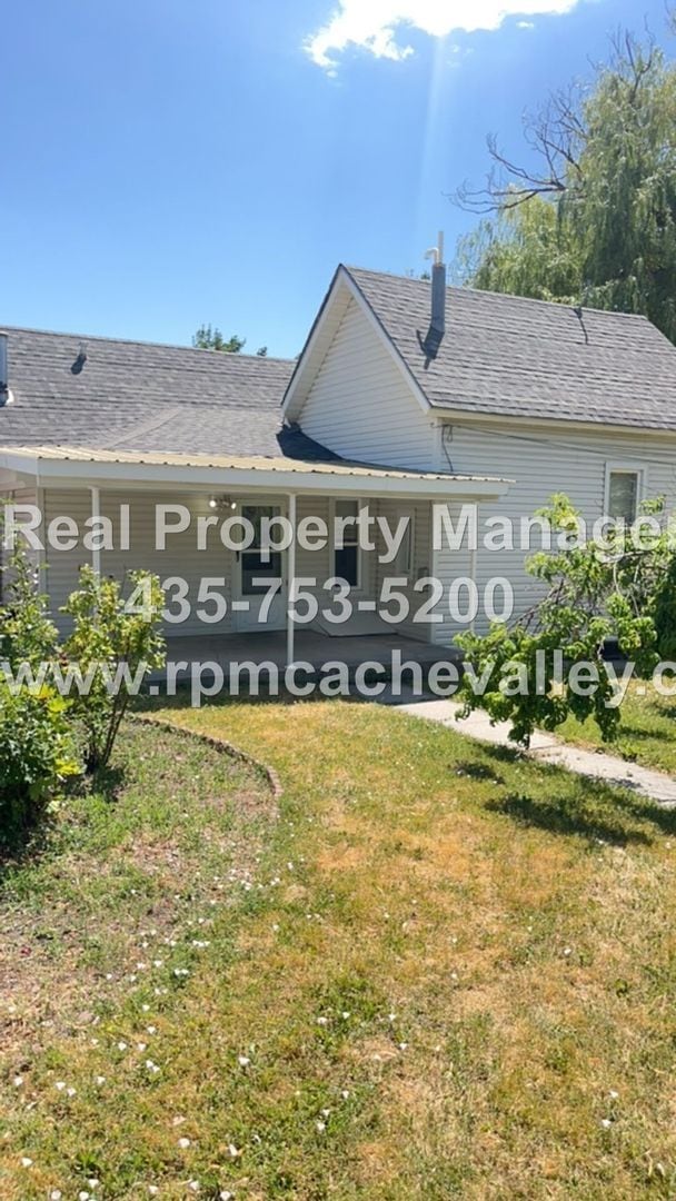 Building Photo - Cozy 2 br home in Smithfield.  Available i...