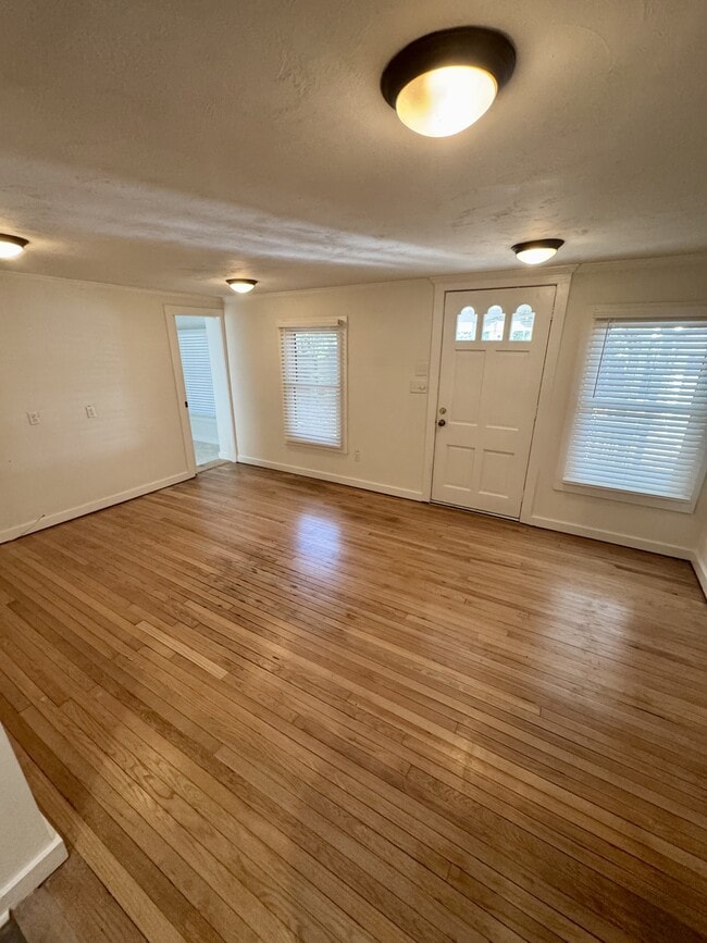 Building Photo - 1530 Yancey St