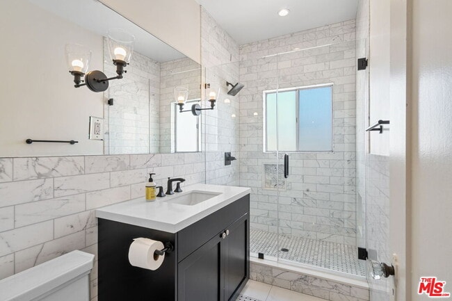 Building Photo - 1142 S Clark Dr