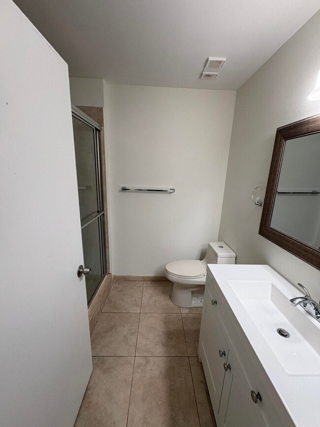 Building Photo - 640 Cypress Club Way