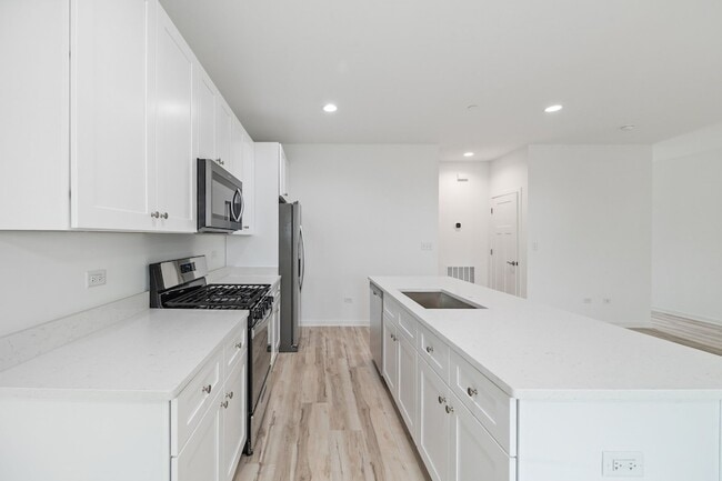 Building Photo - 1234 Gillespie Ln