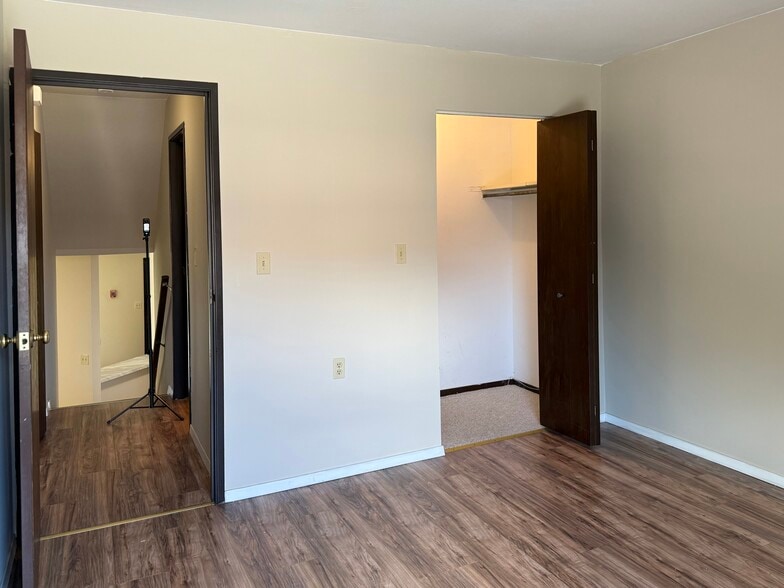 Building Photo - 9028 N Park Plaza Ct