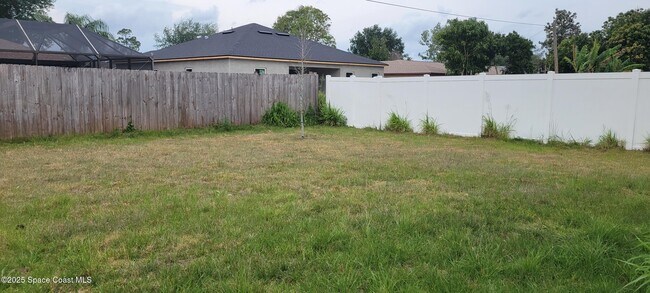 Building Photo - 340 Altman Ave SE