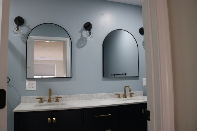 Building Photo - 189 Greenwood St