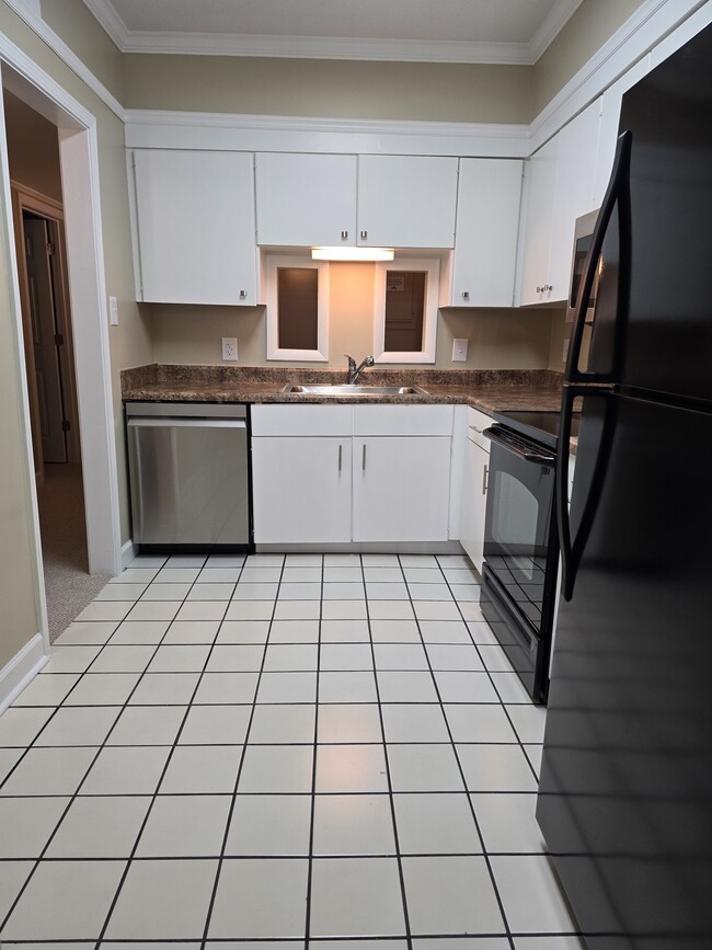 Building Photo - Westcliff condos