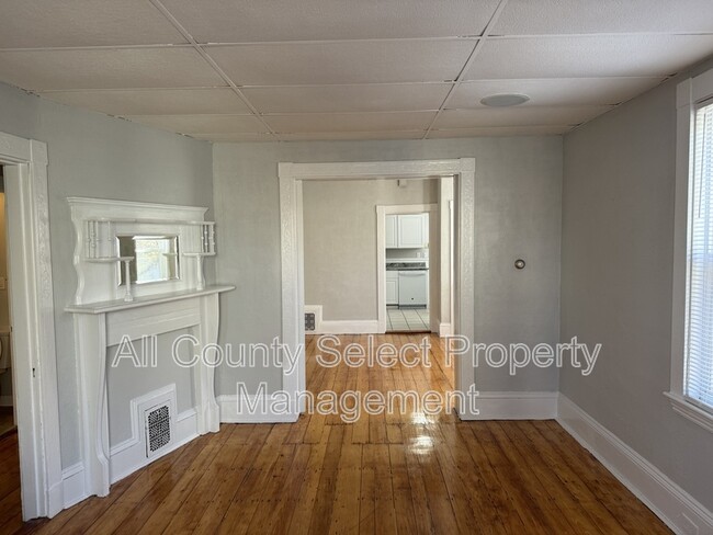 Building Photo - 22 Sargent Ave