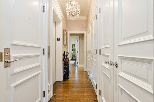 Building Photo - 298 Beacon St