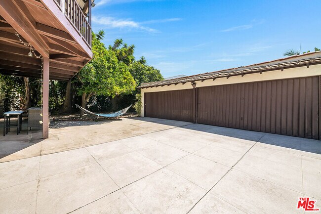 Building Photo - 1064 S Ogden Dr