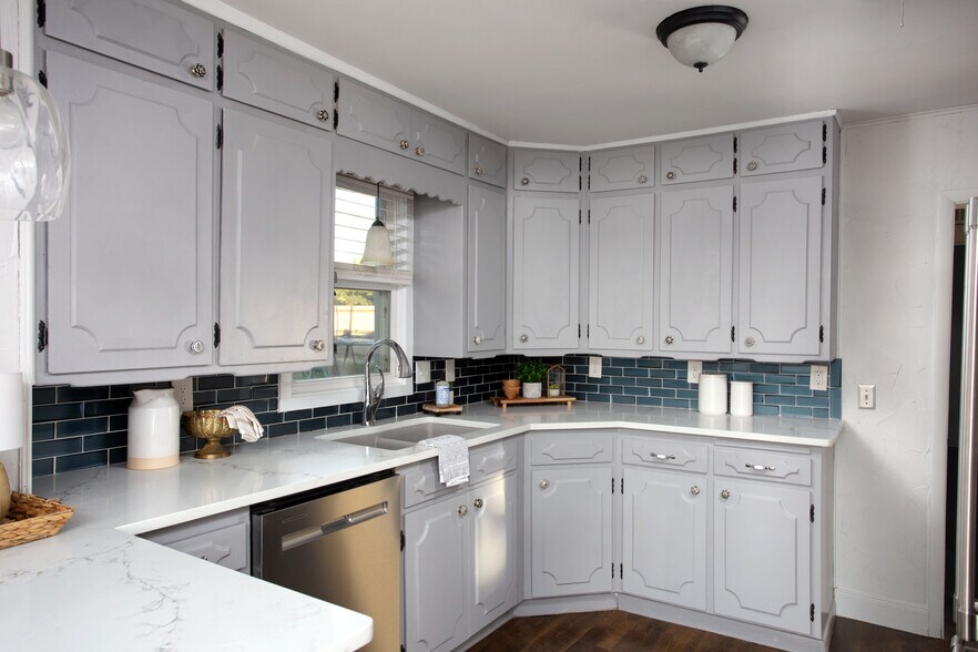 kitchen - 1105 Main St