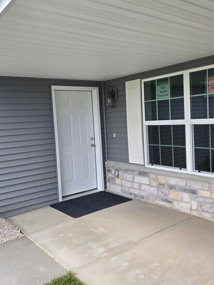 Front Entrance - 4422 Squaw Valley Dr