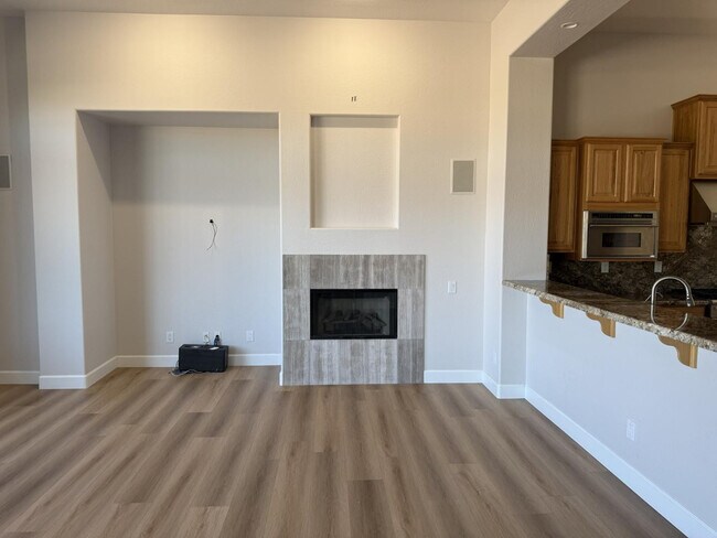 Building Photo - 42107 N Mountain Cove Dr