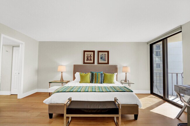 Building Photo - 5420 N Ocean Dr