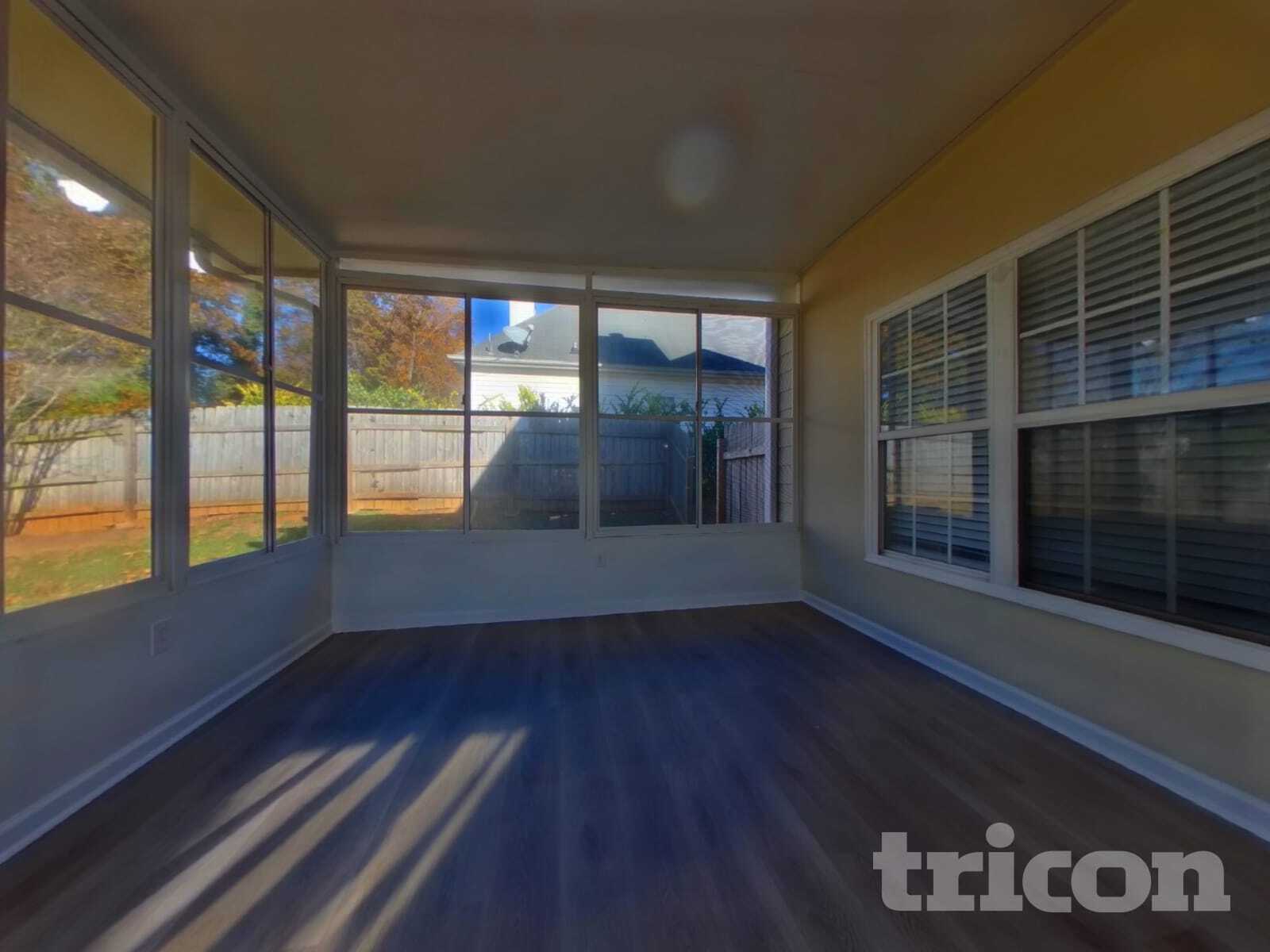 Building Photo - 890 Georgian Hills Dr