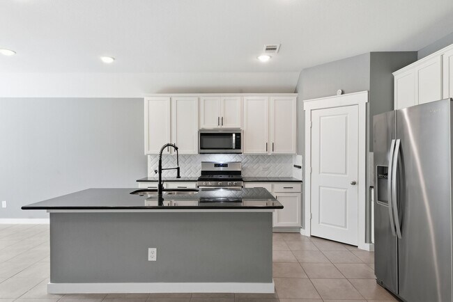 Primary Photo - 12411 Southern Trail Ct