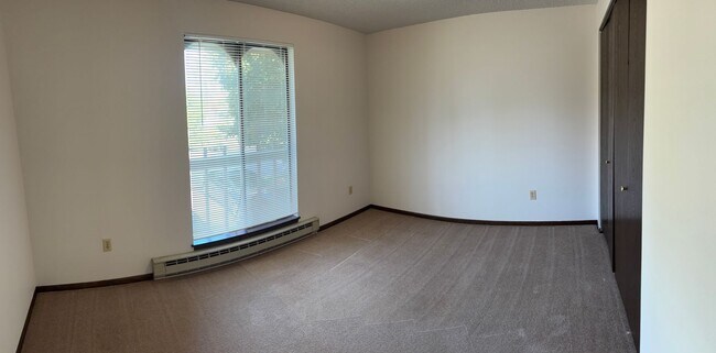 Building Photo - 1071