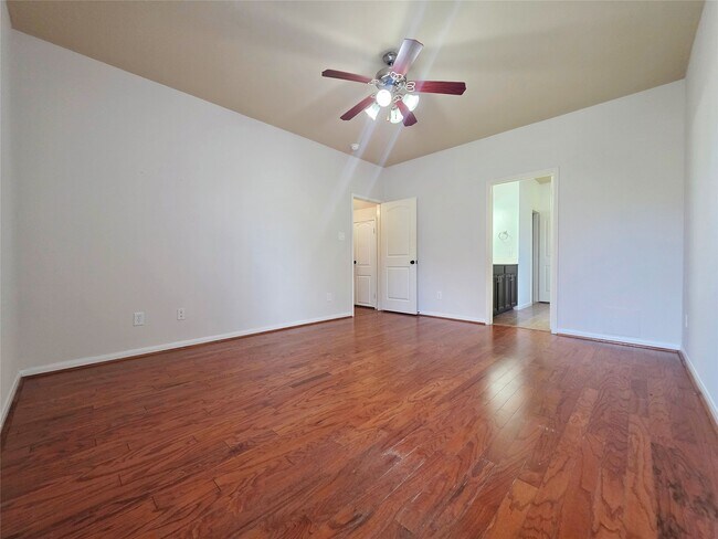 Building Photo - 6038 Starbrook Creek Dr
