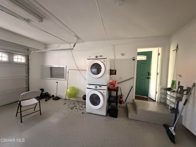 Building Photo - 9251 Notre Dame Ave