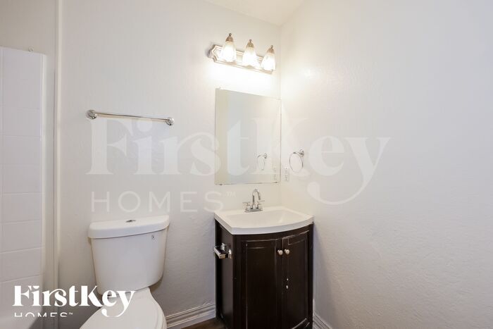 Building Photo - 600 Dayton Rd