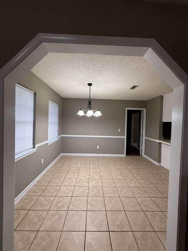 Building Photo - 304 Natchez Rd