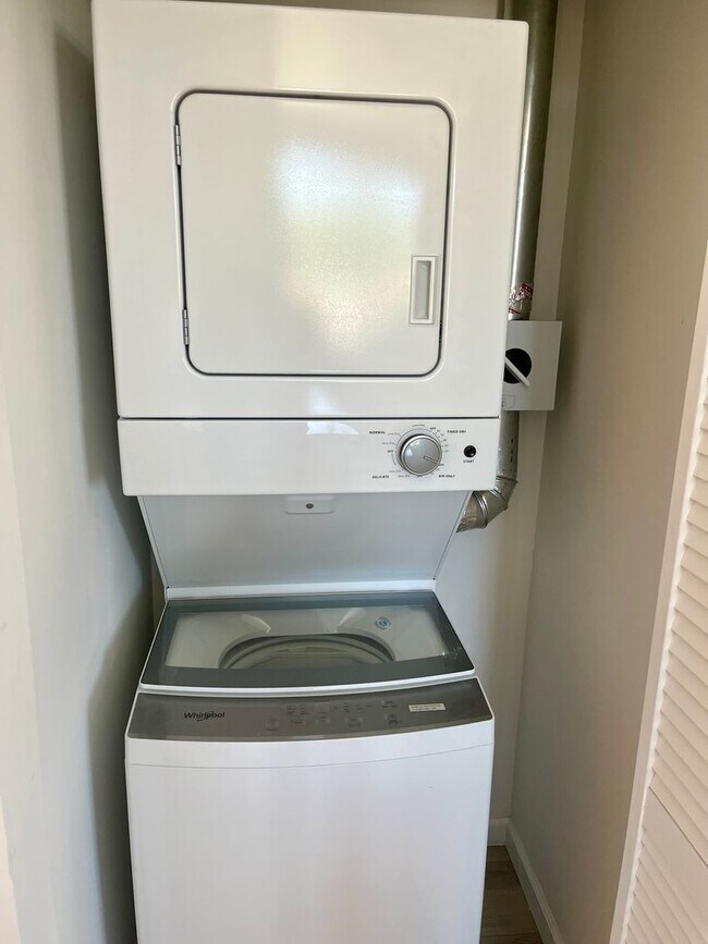 Building Photo - New 3 Bedrooms 2 Baths Apt. in Kensington