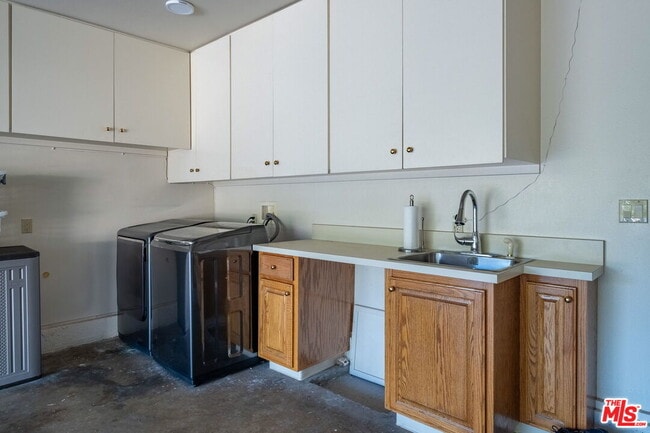 Building Photo - 7121 Arizona Ave