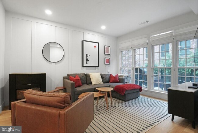 Primary Photo - 1309 E St SE