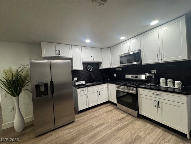 Building Photo - 5372 Princess Jean St