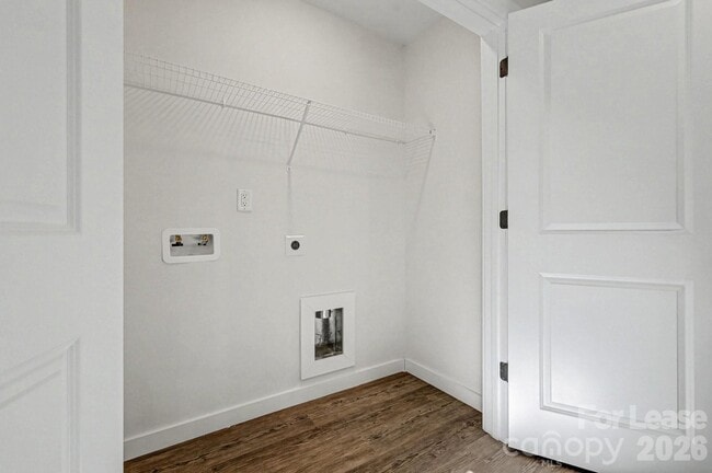 Building Photo - 106 10th Ave SE