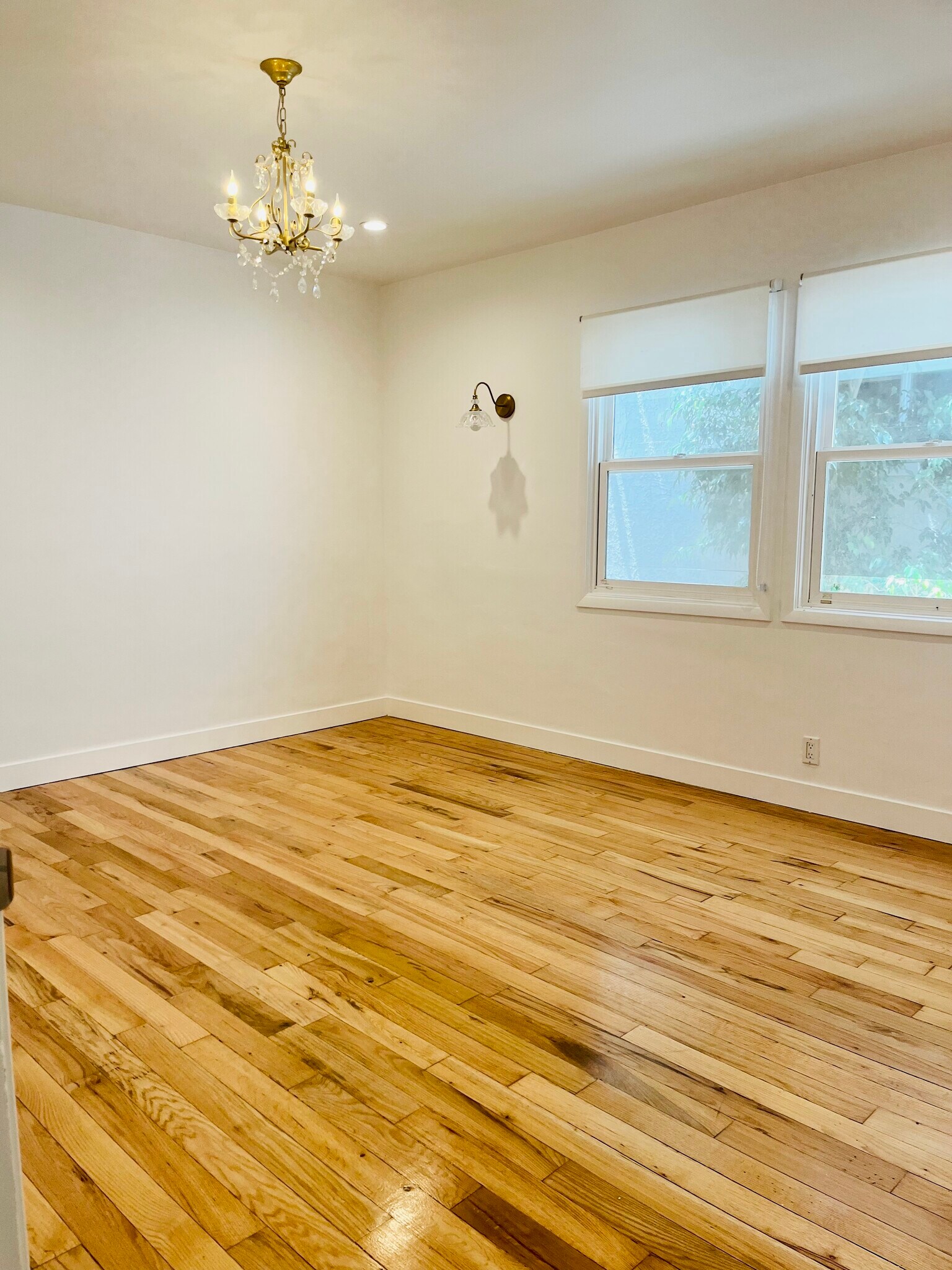 Master Bed - 416 Longfellow Ave