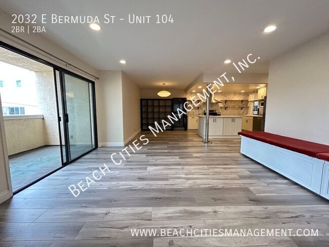 Building Photo - 2032 E Bermuda St