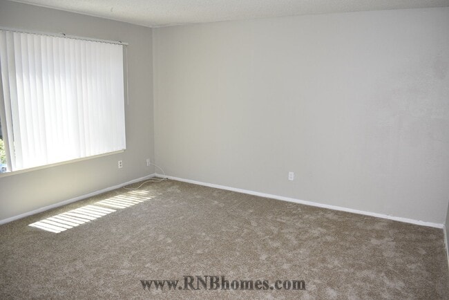 Building Photo - 5237 Manzanita Ave