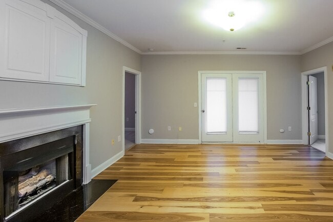 Building Photo - Live in the Heart of Historic Dilworth – W...