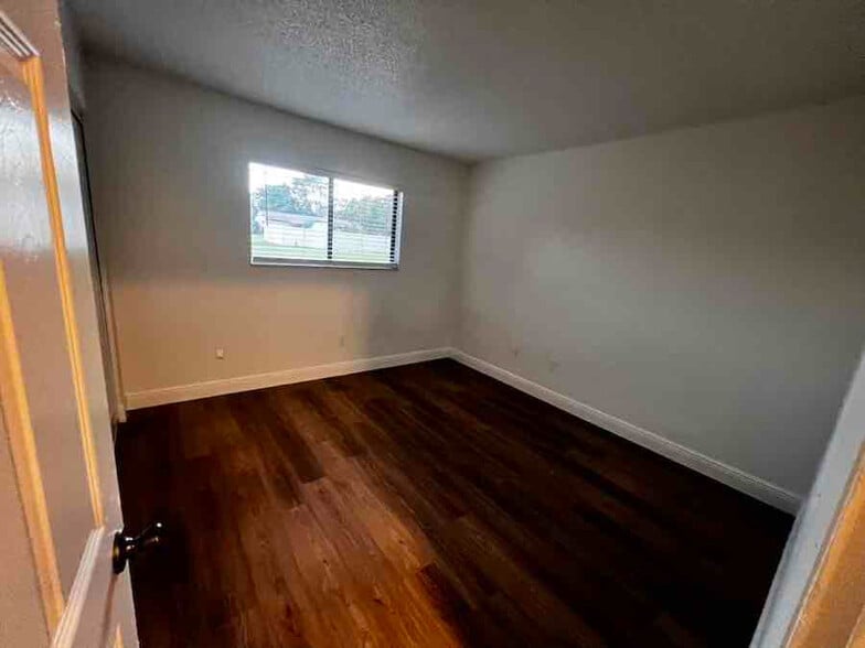 Building Photo - 543 Silver Course Ct