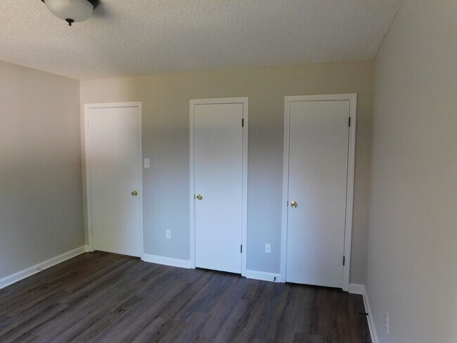 Building Photo - 6510 Heather Rd