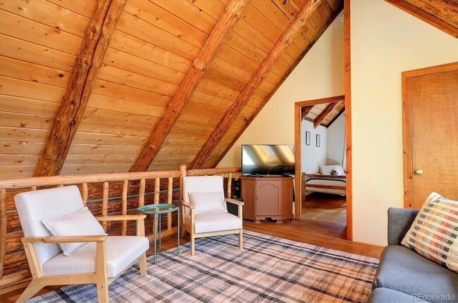 Building Photo - Mountain Log Home for Rent with views and ...