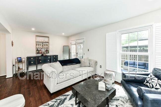 Building Photo - 2536 S Arlington Mill Dr
